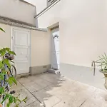 Appartement De Charme Au Coeur Des Batignolles