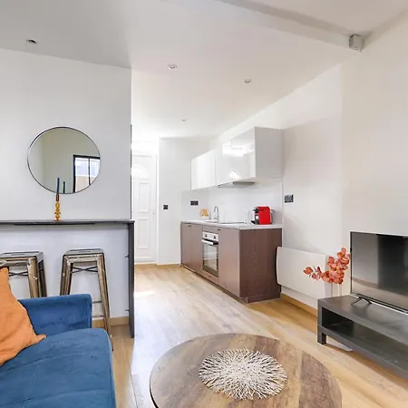 De Charme Au Coeur Des Batignolles Apartment