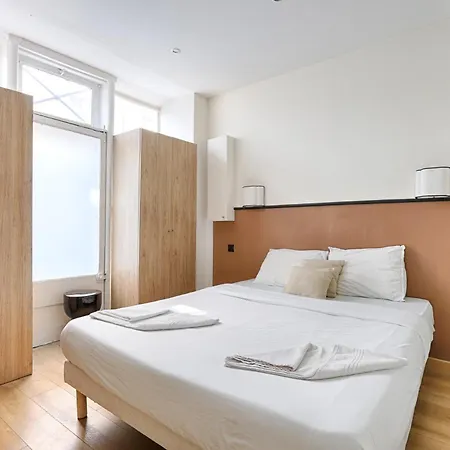 De Charme Au Coeur Des Batignolles * Paris