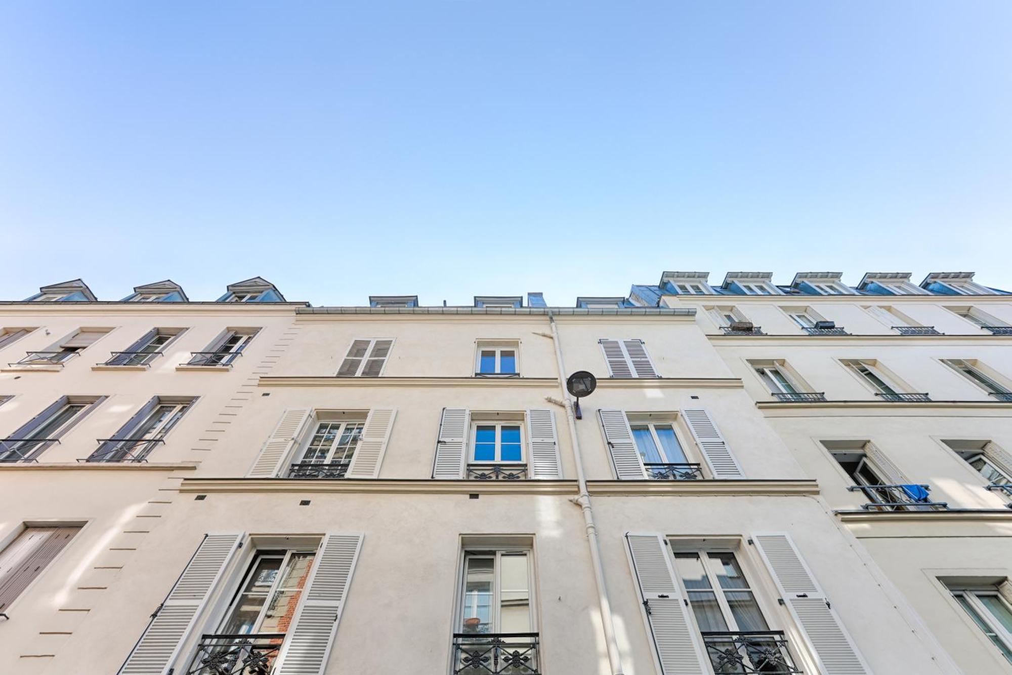 Apartment De Charme Au Coeur Des Batignolles
